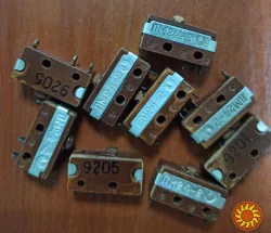 мікросхема, транзистори, панелька, перемикачі