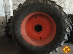 Продам колеса задні для трактора Claas Atles