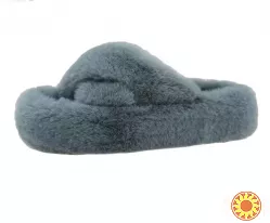 Шльопанці з хутра