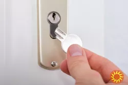 Вилучення зламаного ключа в циліндрових замках