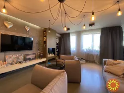 БЕЗ% для покупця, дворівнева квартира видно Дніпро Лавру Київ, 6-окремих кімнат