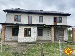 Продається будинок, 2-х пов. з гаражем, в приміській зоні- ДЕШЕВО!!!
