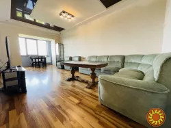 Продаж 3-кімнатної квартири