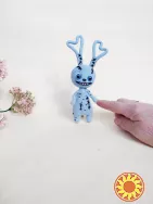 Заєць, в'язана іграшка ручної роботи