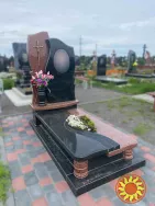 Одинарні пам’ятники на могилу з граніту