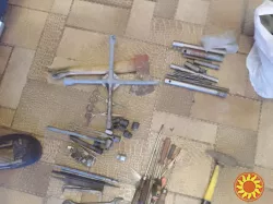 Инструмент ручной. На Ваш выбор.