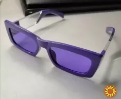 Стильні сонцезахисні окуляри