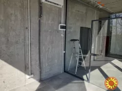 Офісне приміщення 17 кв. м. видове у сучасному офісно-складському комплексі