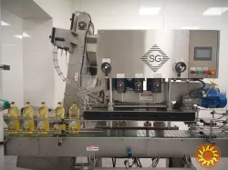 НАДАЄМО ПОСЛУГИ РОЗЛИВУ СОНЯШНИКОВОЇ ОЛІЇ В ПЕТ-ТАРУ