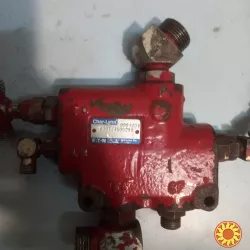 Клапан гидравличный char-lynn 606144500200 б/у