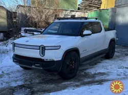 Силова кришка для кузова пікапа Rivian R1T – захист, стиль та функціональність!