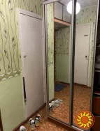 Пропонується до продажу однокімнатна квартира на Бочарова. Стільниковий проект, в кімнаті та кухні є балкон. Загальна площа 42 кв.м, видовий поверх. К