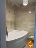 Продам красиву однокімнатну квартиру в новому будинку з видом на море.