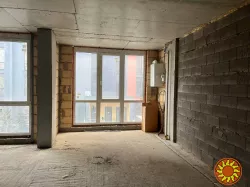 Пропонується до продажу однокімнатна квартира загальною площею 44 кв.м. у новому зданому будинку на вулиці Марсельська.