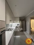 Продається трикімнатна квартира з дизайнерським ремонтом