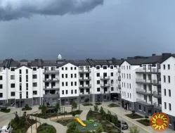 У продажу дуже гарна 3 кімнатна квартира в новому комплексі на Сахарова.