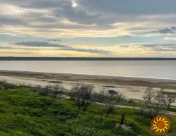 Пропонується до продажу простора однокімнатна квартира загальною площею 40 кв.м