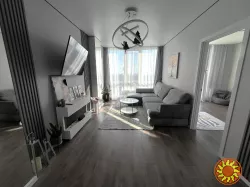 Продам 2-кімнатну квартиру в новому житловому комплексі.