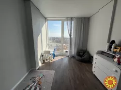 Продам 2-кімнатну квартиру в новому житловому комплексі.