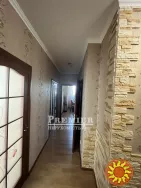 2-кімнатна квартира на Висоцького з ремонтом. 60 кв.м