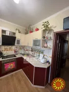 Продається 2-х кімнатна квартира на зручному 4му поверсі загальна площа 60 кв.м.