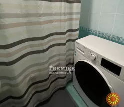 Продам 2-кімнатну квартиру на Добровольського