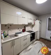 Продам 2-кімнатну квартиру на Добровольського