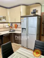 2-кімнатна квартира 56 кв.м на Сахарова. Меблі, техніка залишаються.