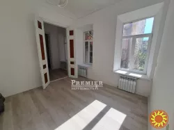 3-кімнатна квартира з ремонтом в центрі Одеси. Газове опалення.