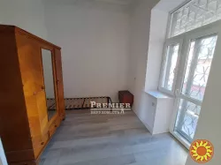 3-кімнатна квартира з ремонтом в центрі Одеси. Газове опалення.