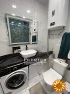 1-кімнатна Новий будинок Зручний поверх 45м2