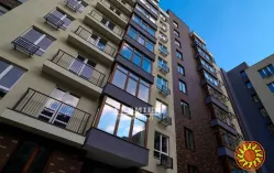 Продам велику 1 кімнатну квартиру в новому закритому комплексі біля моря.