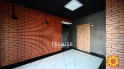 Продам велику 1 кімнатну квартиру в новому закритому комплексі біля моря.