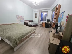 Квартира з ремонтом, санвузол облицьований плиткою