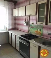 Пропонується на продаж трикімнатна квартира на Жоліо Кюрі, район Заболотного.