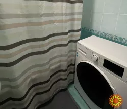 Предлагается к продаже светлая и просторная квартира общей площадью 60 кв.м, расположена на средним этаже.