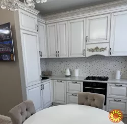 Пропонується до продажу євродвушка у клубному будинку.