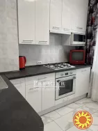 Пропонується до продажу красива, світла 2-х кімнатна квартира, загальною площею 48 м2 на пр. Добровольського.