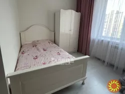 Продам 3-кімнатну квартиру на Сахарова в новому будинку!