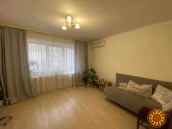 Уютная 2 комнатная мебель техника Левитана