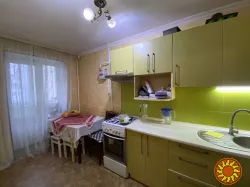 Уютная 2 комнатная мебель техника Левитана