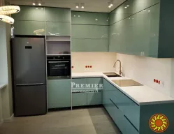 Пропонується до продажу простора дворівнева квартира у новому житловому комплексі біля моря