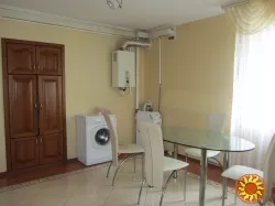 Продам 2-ком.квартиру в историческом центре города на ул.Пушкинской.