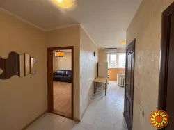 В продажу 1-кімн квартира 42м2 з двома лоджіями 34 тисячі жилий