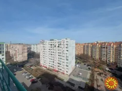 Пропонується до продажу простора однокімнатна квартира на Марсельській.