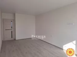 Продам однокімнатну квартиру з панорамним видом на Вашого улюбленого сусіда – море.