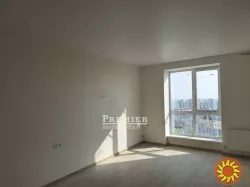 Продам однокімнатну квартиру з панорамним видом на Вашого улюбленого сусіда – море.