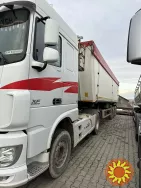 Автомобіль DAF XF 106  2014року вигот , пробіг 540тис. км(оригінал), 12.9 л ,(628.864 к.с. / 463 кВт)+ напівпричіп зерновоз самосвал Schmitz