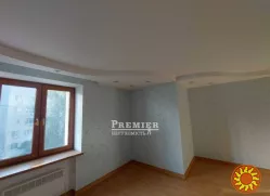Пропонується до продажу 3 кімнатна квартира в районі 40-і школи.