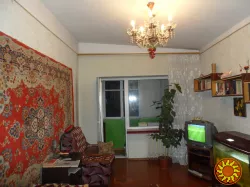 Продається 3-х кімнатна квартира в Малиновському районі на Черемушках
